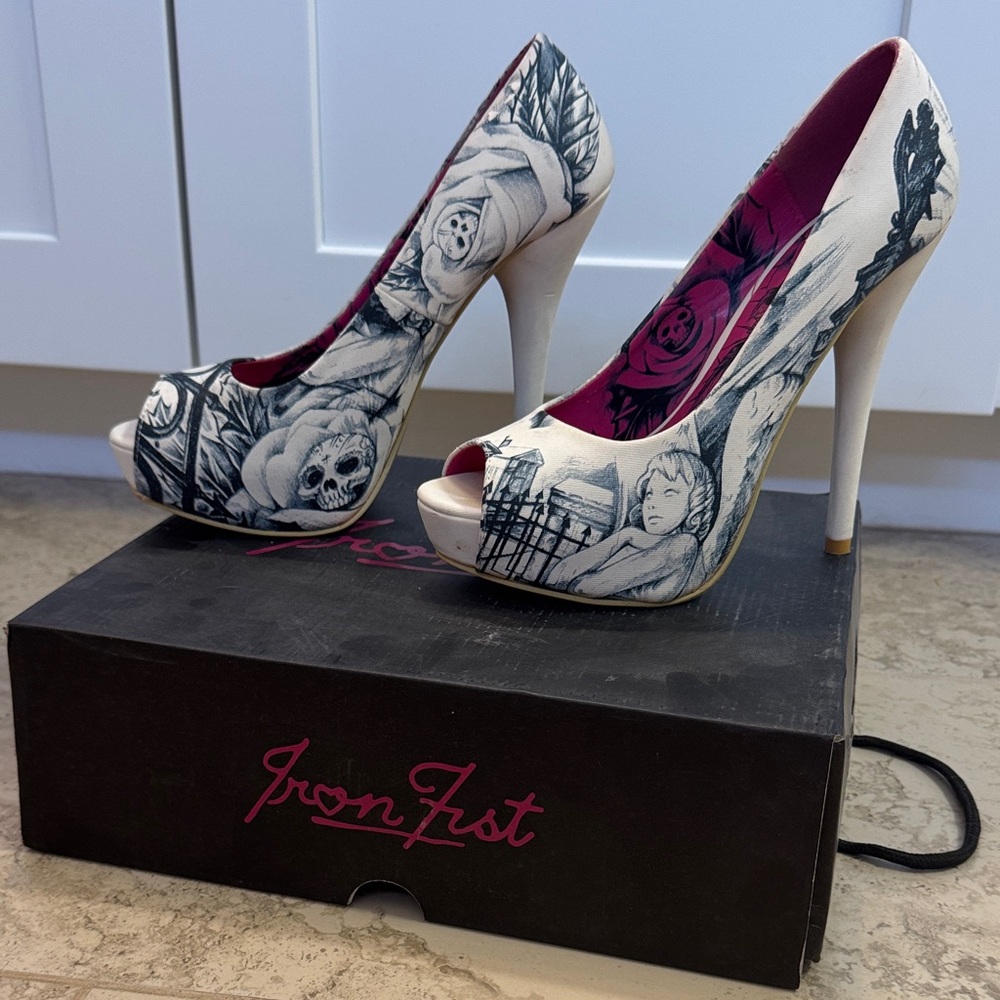 Iron Fist Gated Sole Women's Peep Toe Heels - Black and White